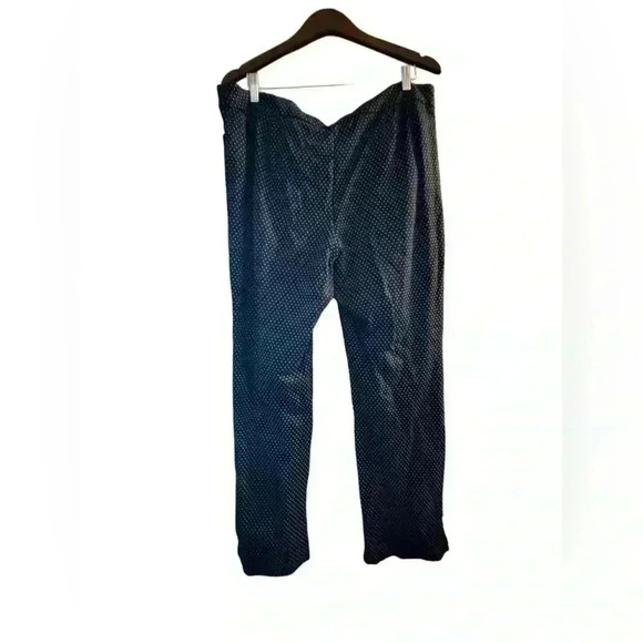 Size 2X Plus Size Pull-on pant in Black with White Polka dots - Picture 3 of 13